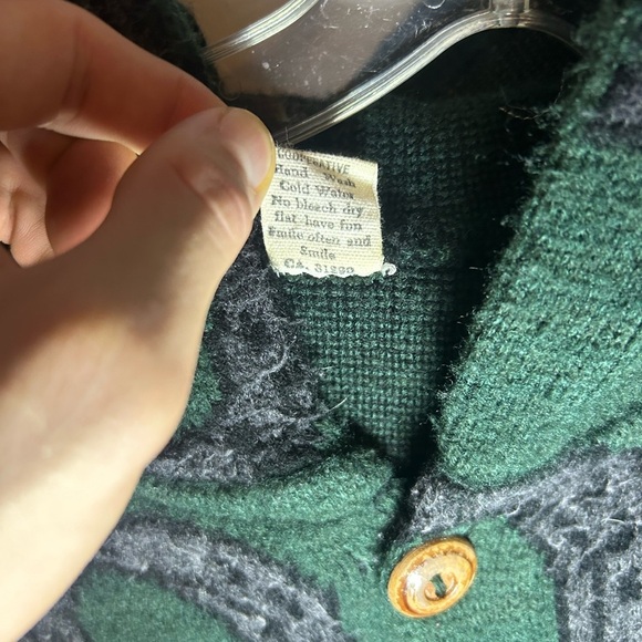 Vintage horses rider knit button up cloak - Picture 4 of 11